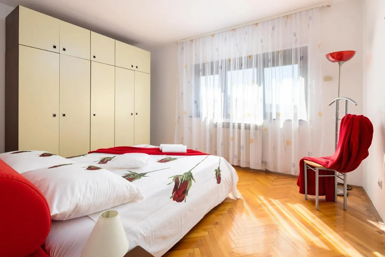 Apartment Marija Kastela 0*,  Croatia